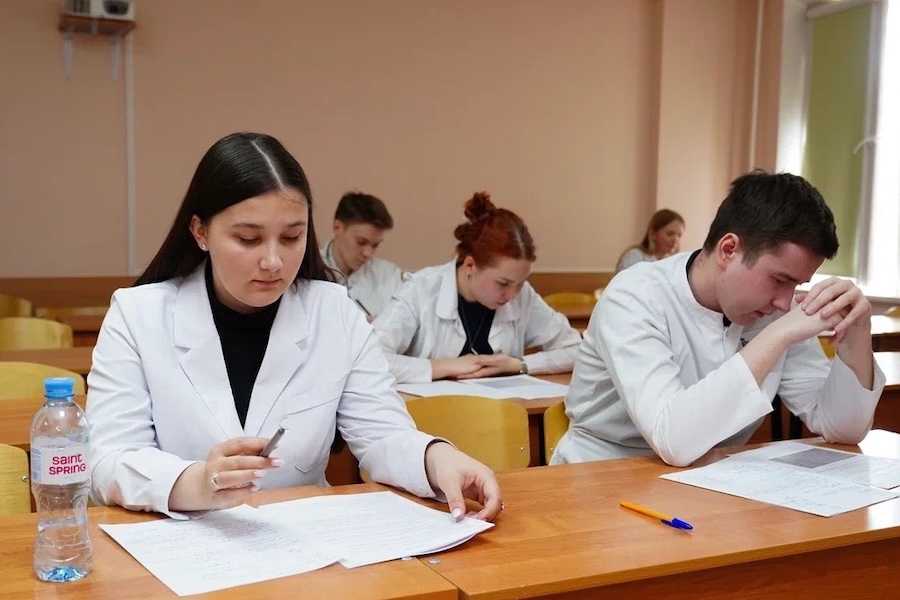 ما هي المستندات اللازمة للقبول في جامعة طبية في الخارج: القائمة الكاملة والمتطلبات